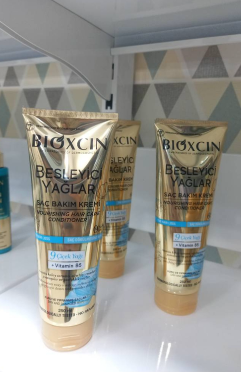 ماسک موی بدون سولفات بیوکسین Bioxcin حاوی ۹ گیاه با خاصیت ضد ریزش و تغذیه کننده(واردات قانونی از منطقه آزاد ارس)