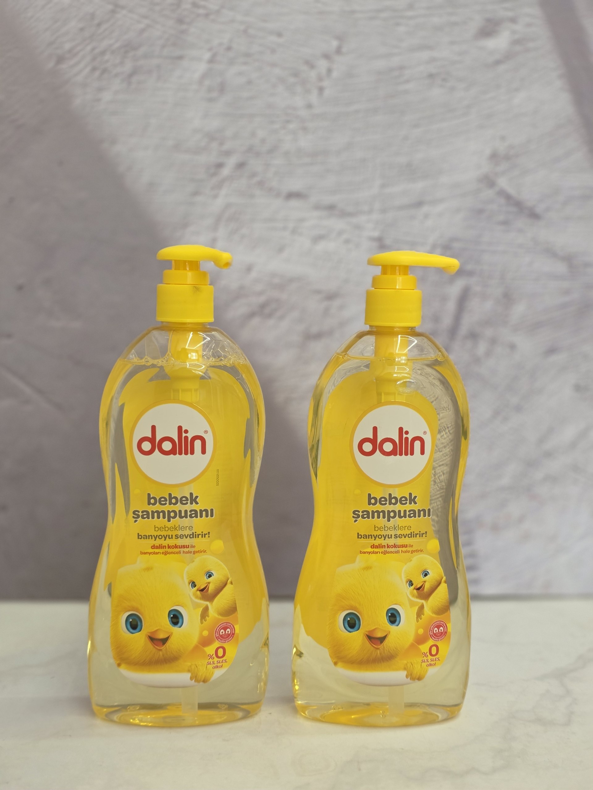 شامپو بچه دالین dalin بدون سوزش چشم و ضد آلرژی حاوی پروویتامین B5 و گلیسیرین با حجم 700 میلی(واردات قانونی از منطقه آزاد ارس)